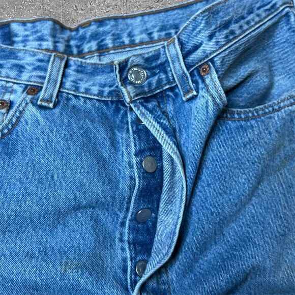 Vintage 90s Levi’s 501 Light Wash Button Fly Jeans 33x32 Made In USA - Picture 4 of 10